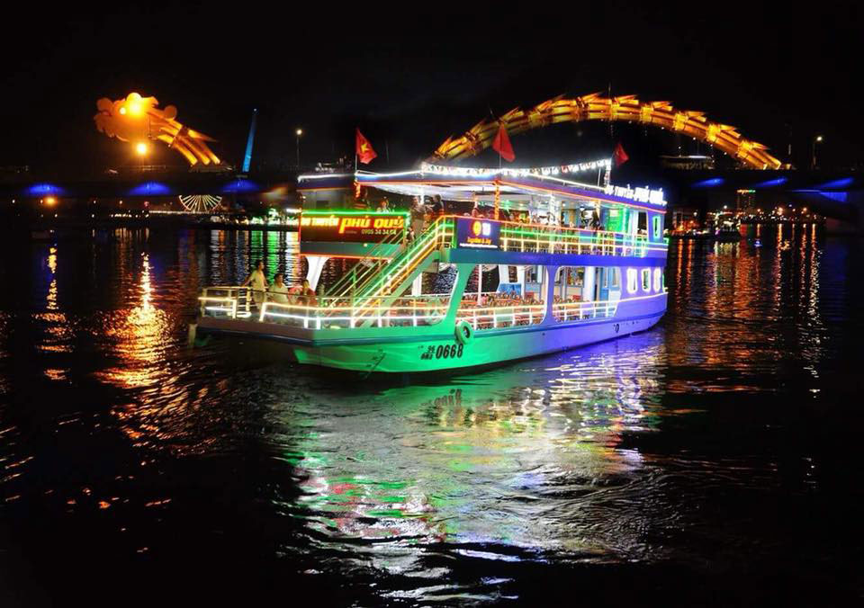 Dragon boat Han river
